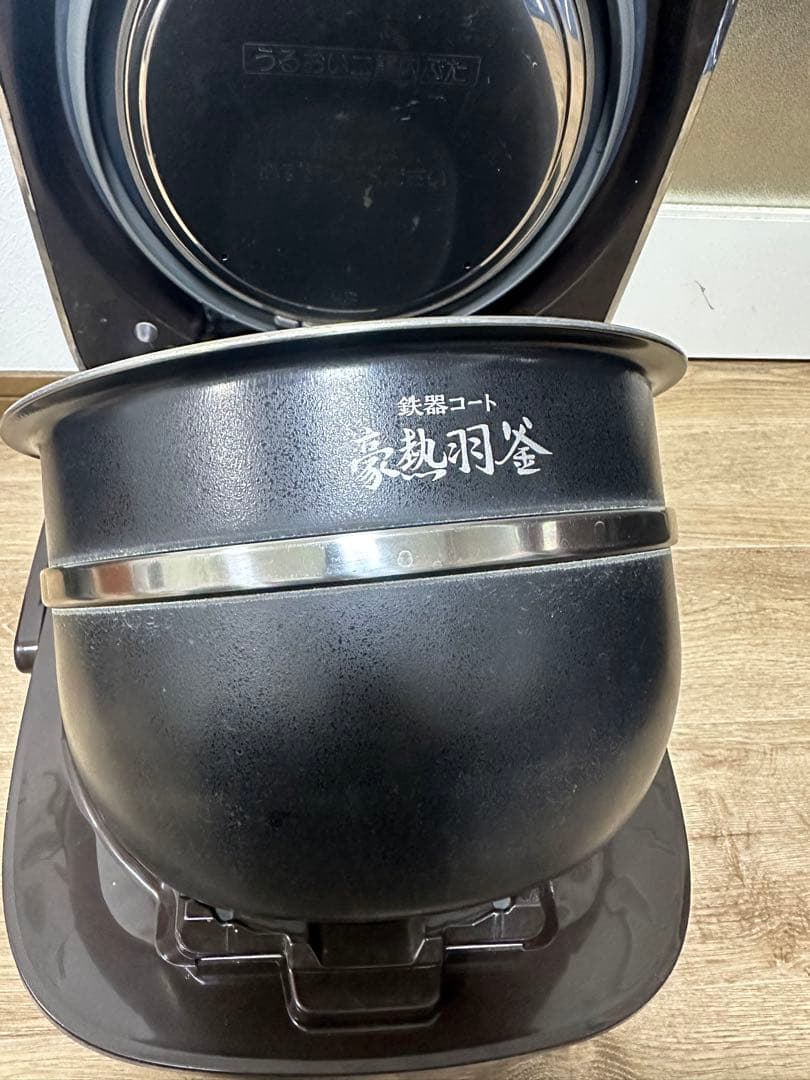 象印 圧力HI炊飯ジャー 極め炊き NW-JT18 2018年製