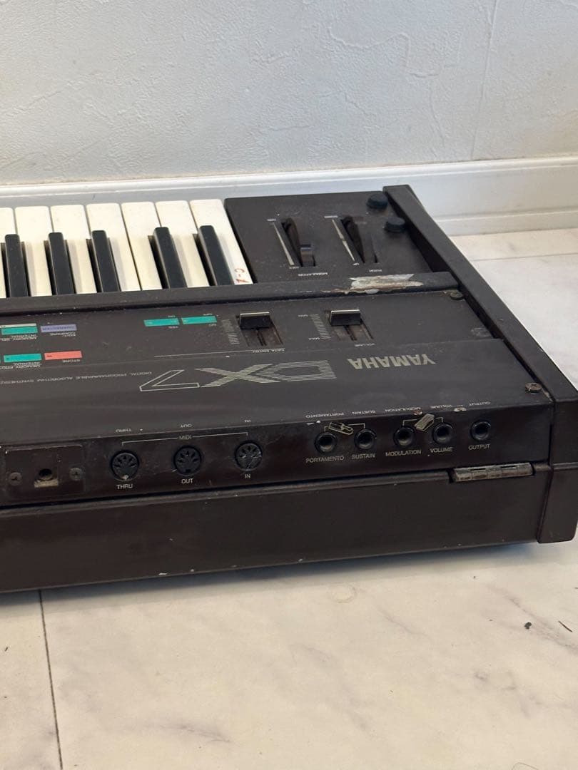Yamaha DX7 デジタルシンセサイザー