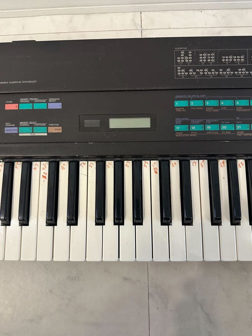 Yamaha DX7 デジタルシンセサイザー