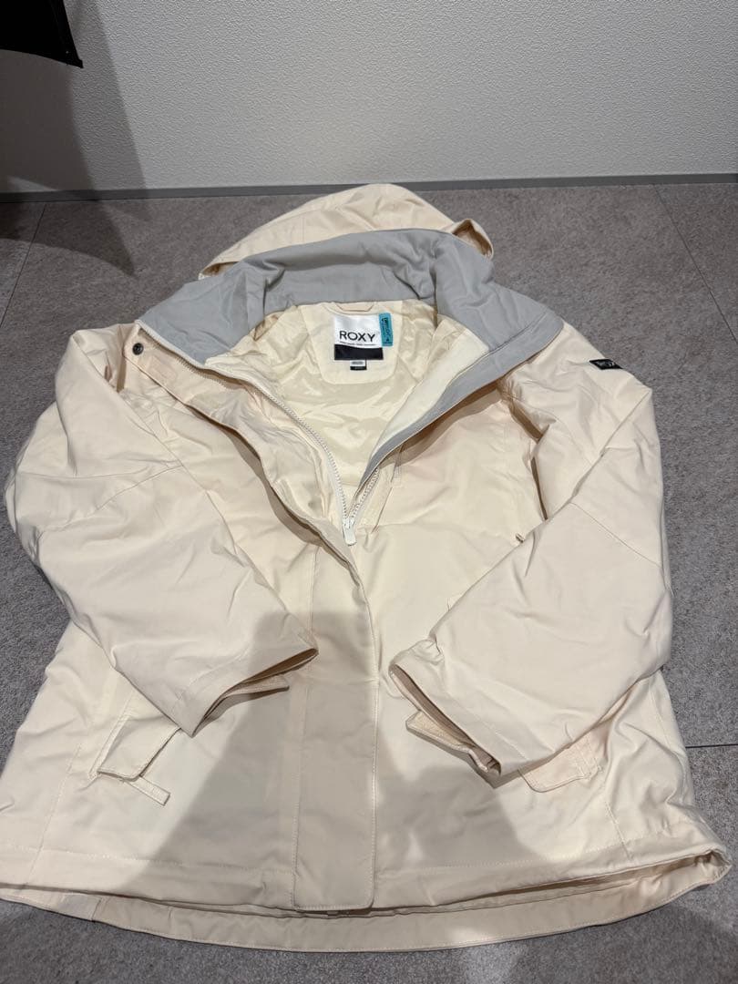 値下げ 完売品ROXYスノボーウェア上下&グローブ&ニット帽4点セット