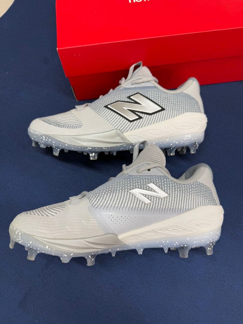 ニューバランス野球スパイク27.0㌢グレー