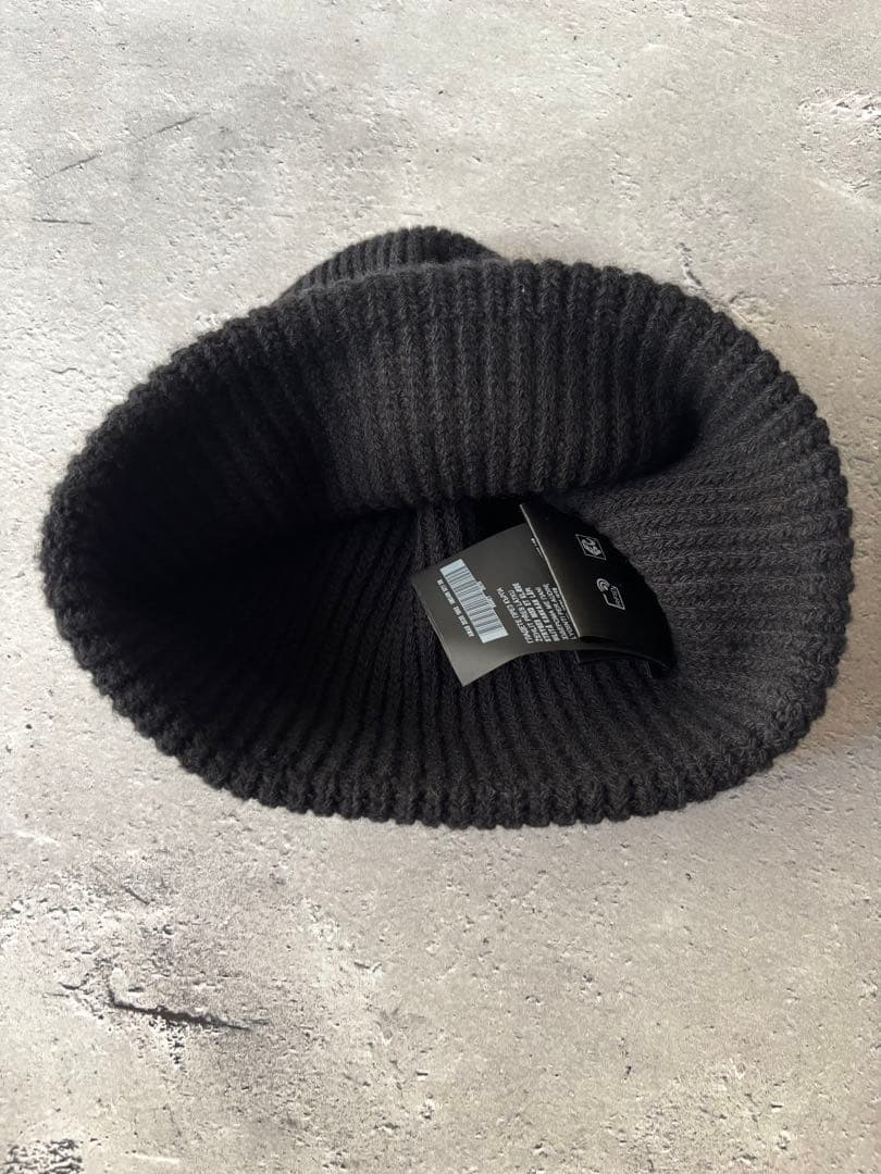 プラダ 　トライアングルロゴ ウール ニット キャップ　ニット帽　 帽子