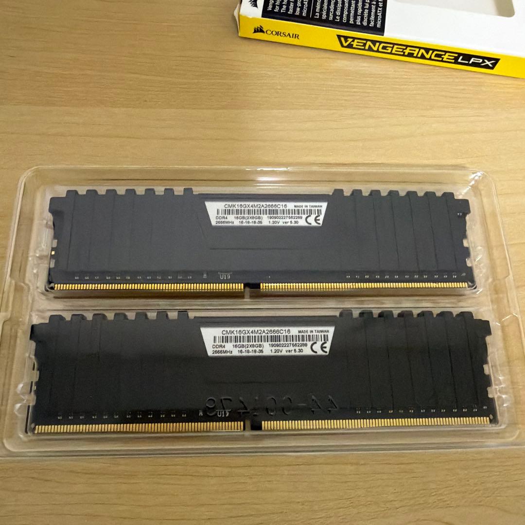 Corsair DDR4 8GB×2 CMK16GX4M2A2666C16