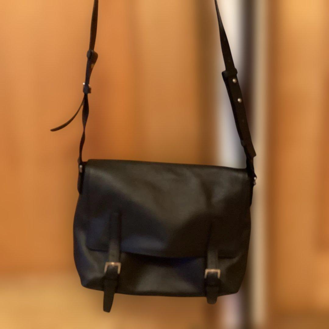 FUJITAKA フラップ付きショルダーバッグ