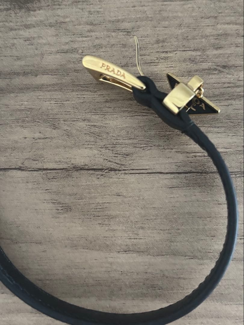 【美品】PRADA ブラックレザーベルト ゴールドバックル