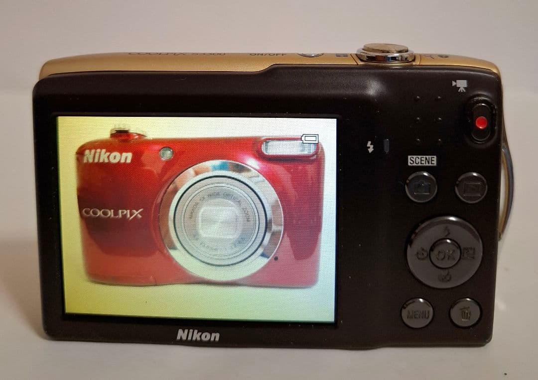 [美品] ニコン NIKON COOLPIX S3300デジタルカメラ