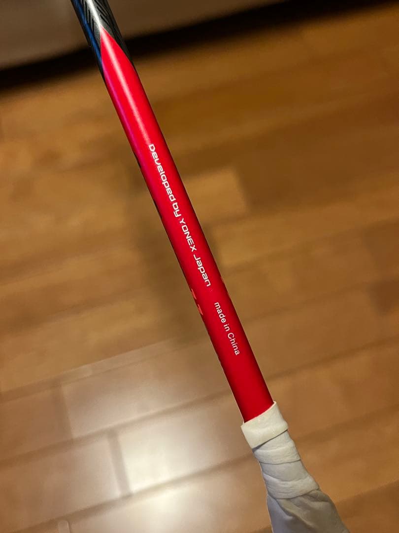 ARC SABER 11 PLAY バドミントンラケット(国内未発売品)