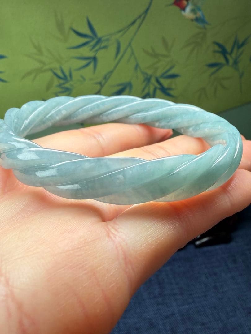 新入荷⭐️天然本翡翠　個性的、氷藍水原色ブルーネジ式バングル　鑑定書付き