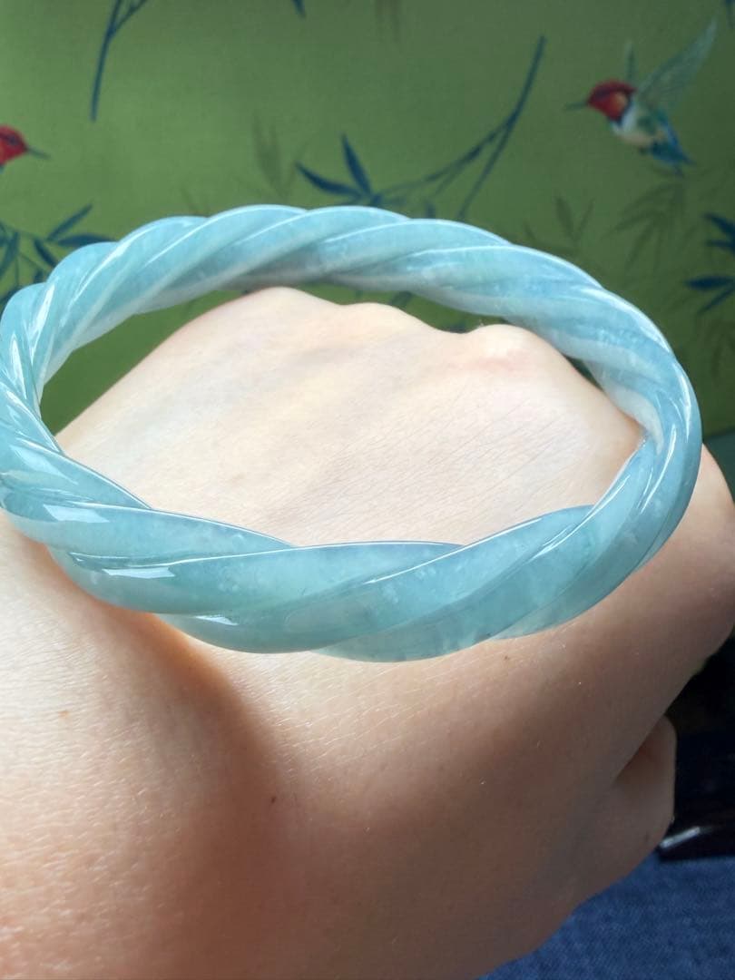 新入荷⭐️天然本翡翠　個性的、氷藍水原色ブルーネジ式バングル　鑑定書付き