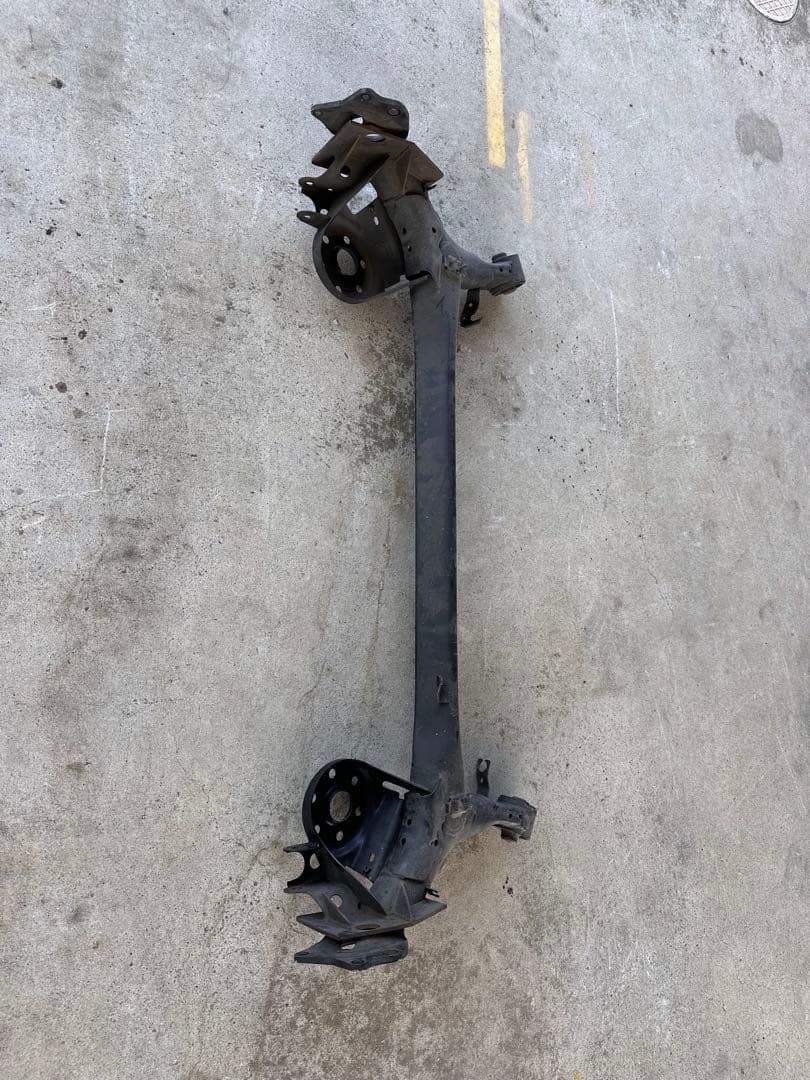 プリウスα ZVW41 加工リアアクスル