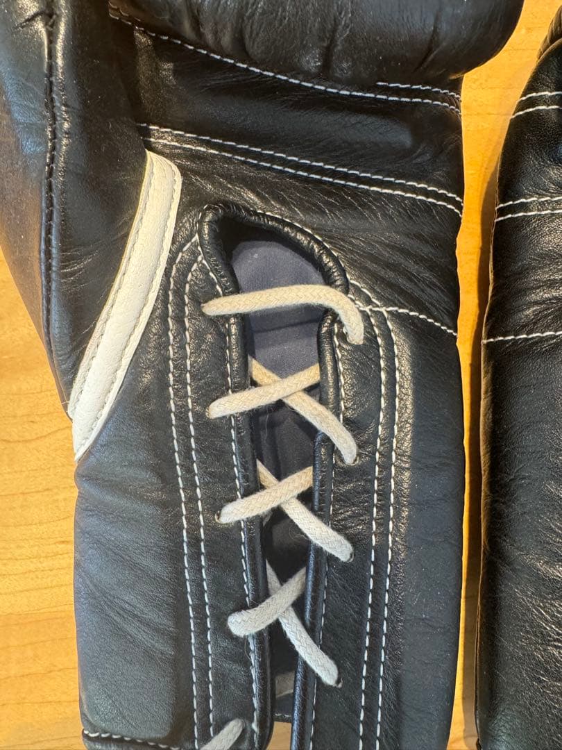 Winning ボクシンググローブ 10オンス(紐)