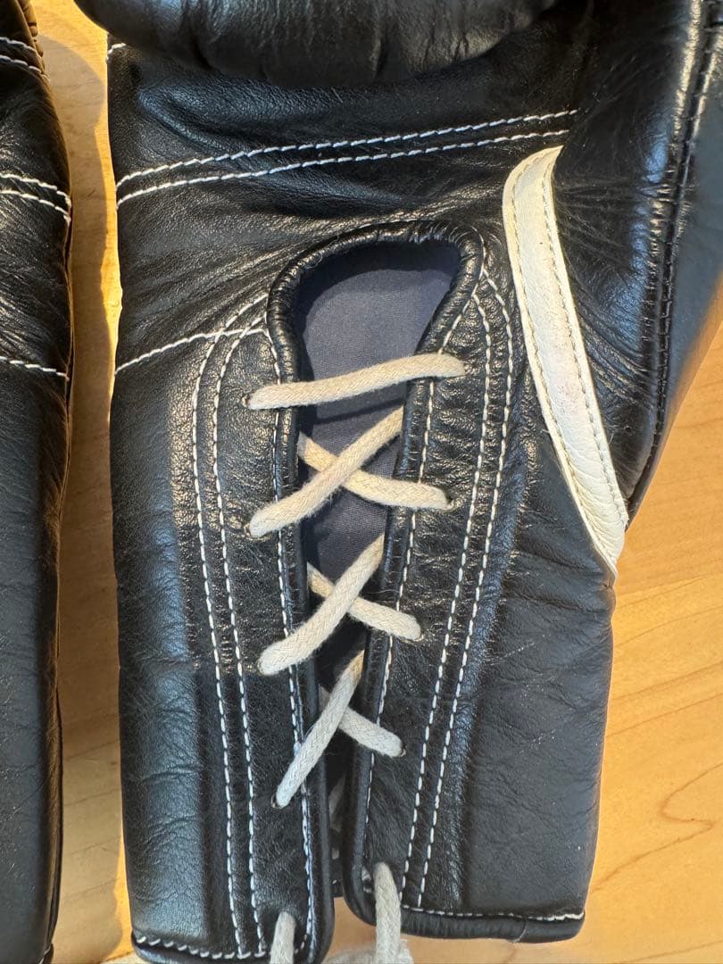 Winning ボクシンググローブ 10オンス(紐)