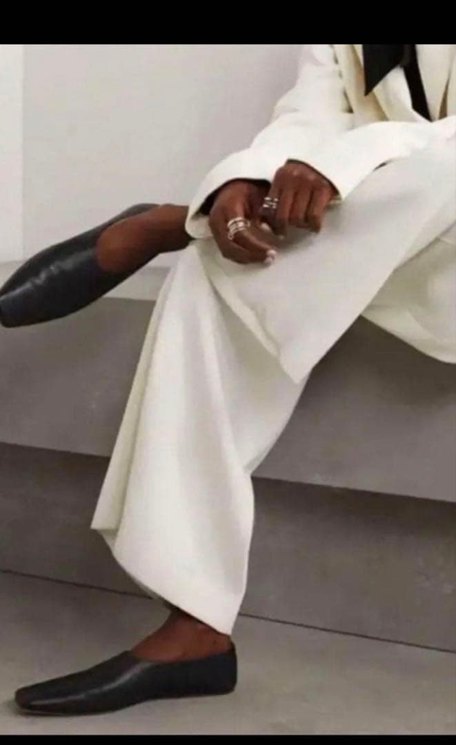 THE ROW スクエアトゥパンプス