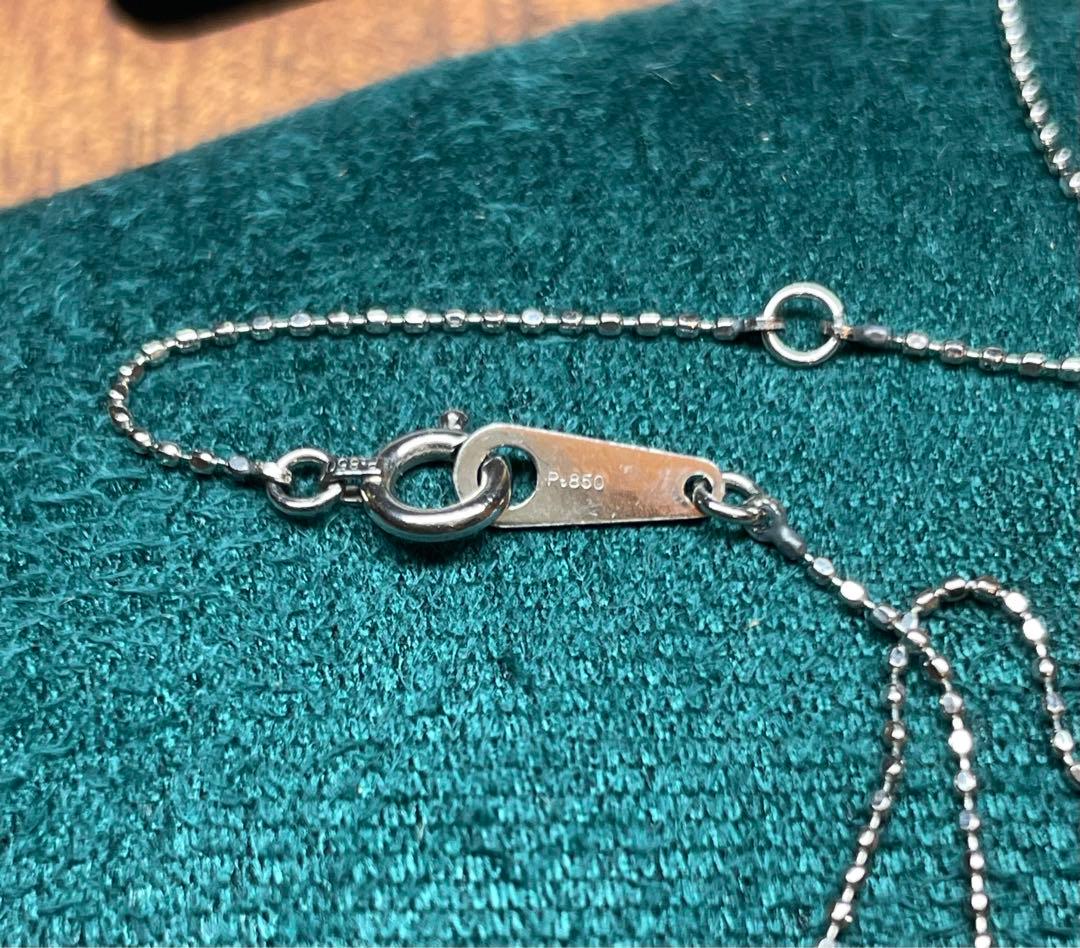 ピンクと赤のストーン付きネックレス