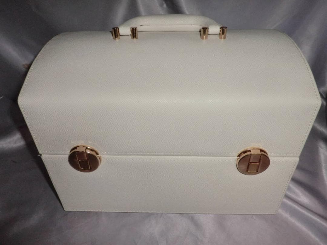 美品★☆たかの友梨★60倍レンズCCD搭載レーザー脱毛・美顔器☆【５２万円】