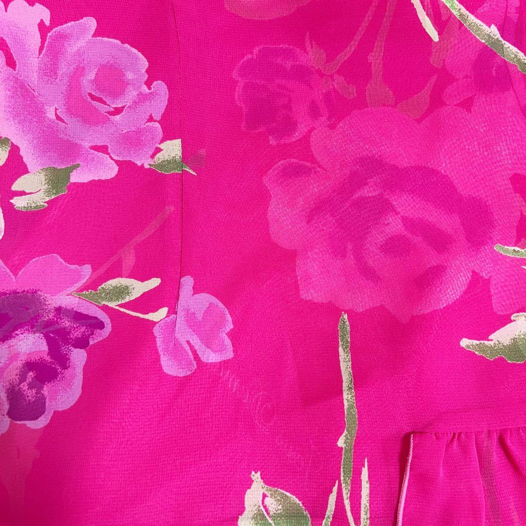 ジーザスディアマンテ　プレミアムローズ柄　膝丈ワンピース　ピンク