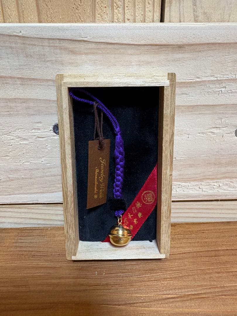 18金(K18)金の鈴縁起物 お守り ストラップ 【徳力本店】サイズ　大