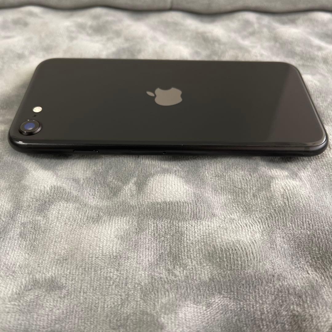 iPhoneSE (第2世代) ブラック バッテリー最大容量80% SIMフリー