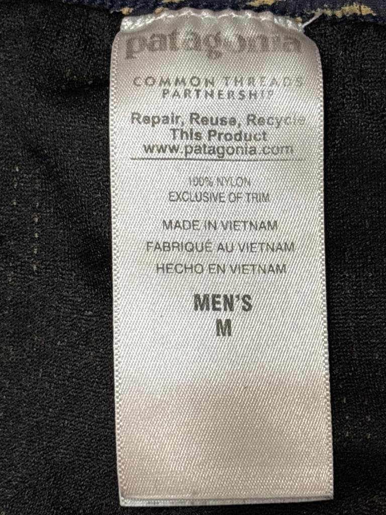 希少 Patagonia パタゴニア バギーズショーツ 2016年廃番 波柄 M