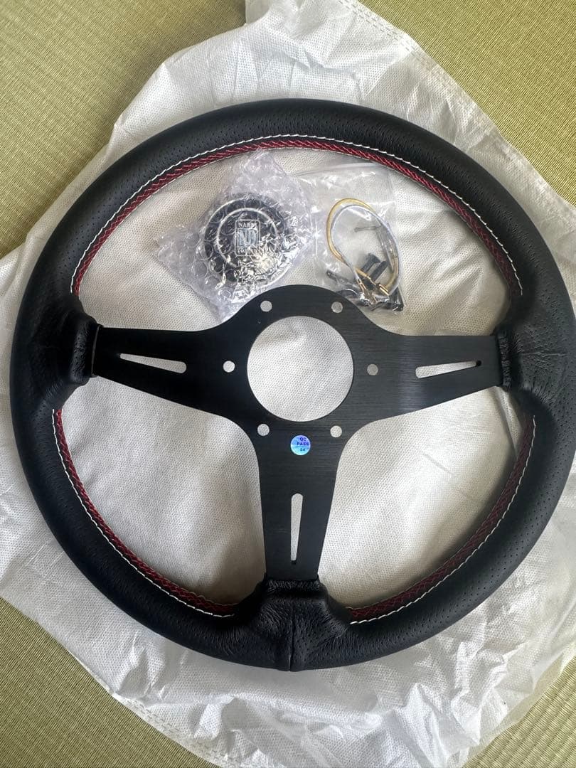 e*様 ナルディ レザーステアリング　直径350㎜