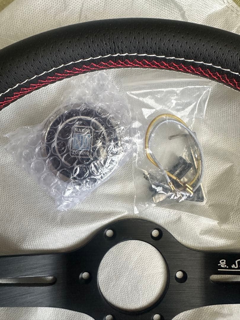 e*様 ナルディ レザーステアリング　直径350㎜