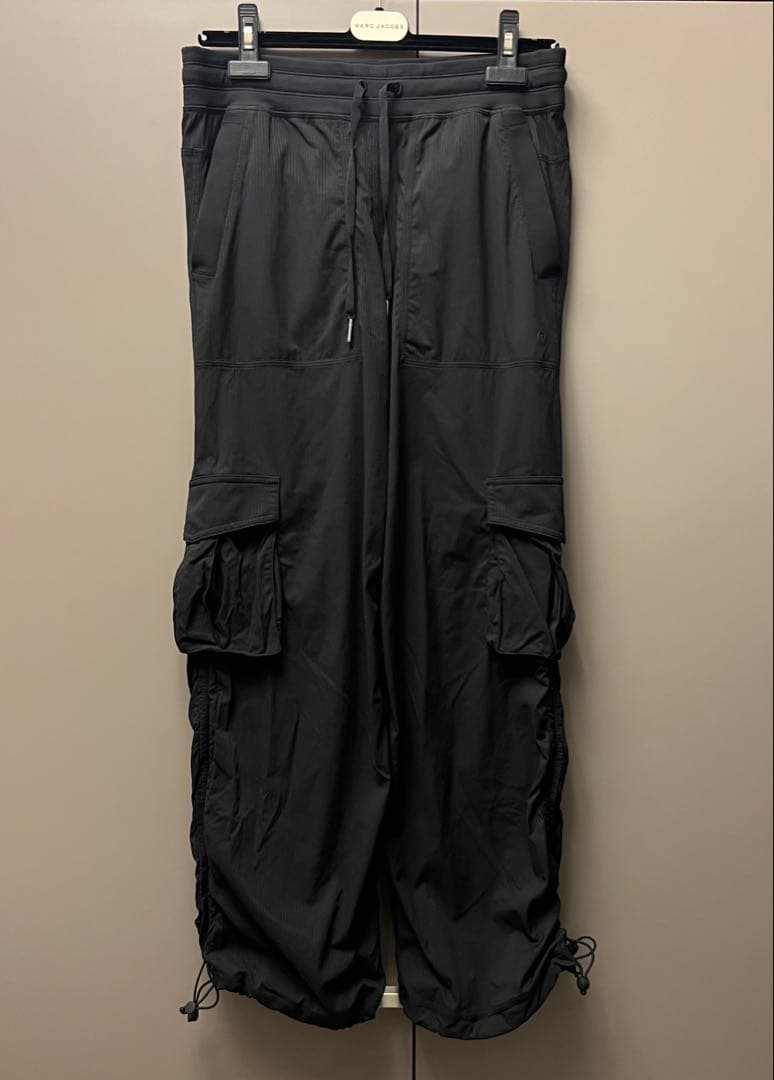 Dance Studio リラックスフィット ミッドライズカーゴパンツ アジア