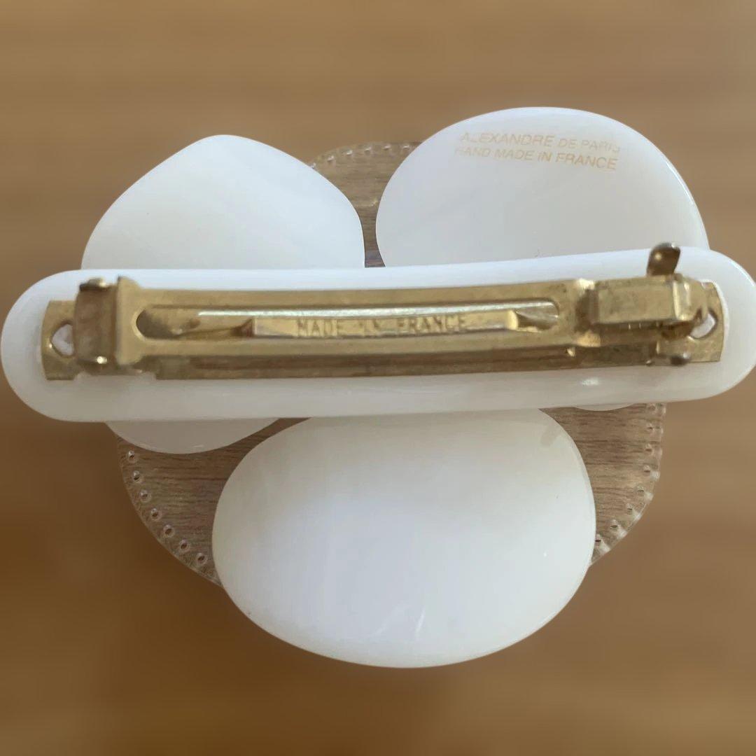 アレクサンドルドゥパリ　カメリアバレッタ　限定ホワイト