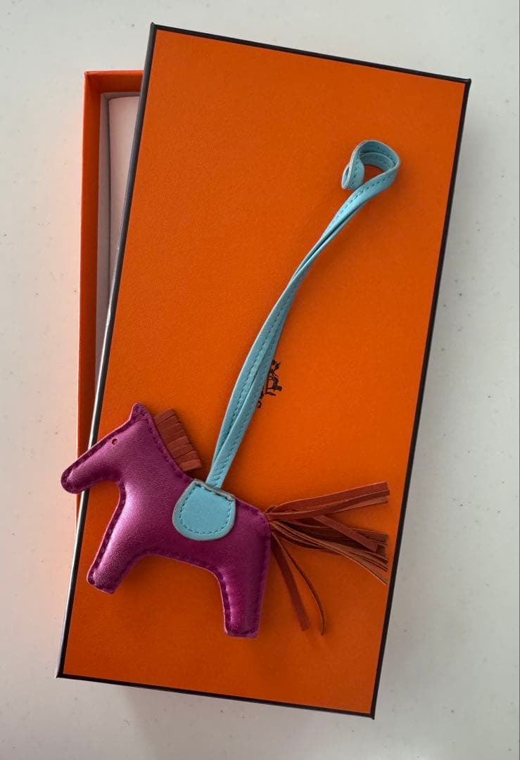 Hermès ロデオチャームPMアニョーミロ箱付き