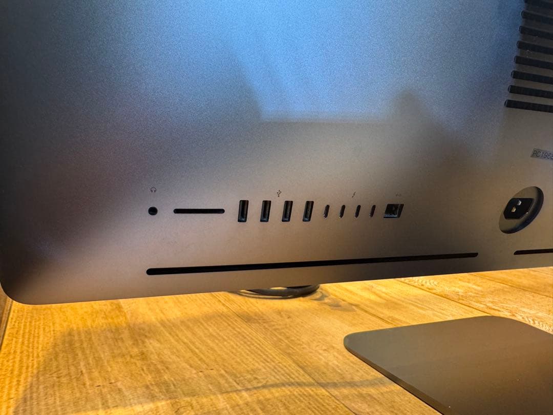 ri　iMac Pro 2017 3.0GHz 10コア 64GB