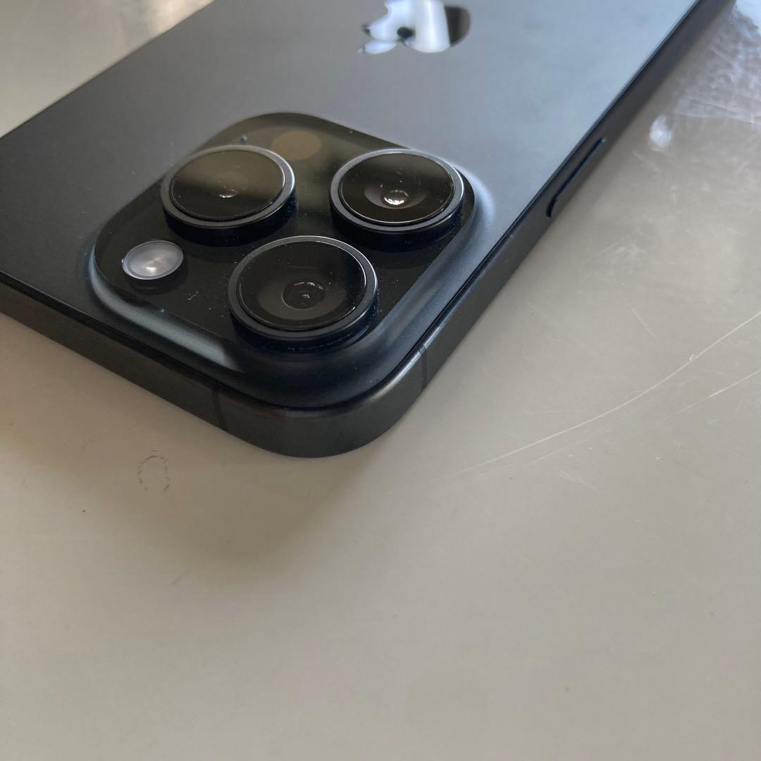 ジャンク iPhone 15 Pro 256GBブラックチタニウム