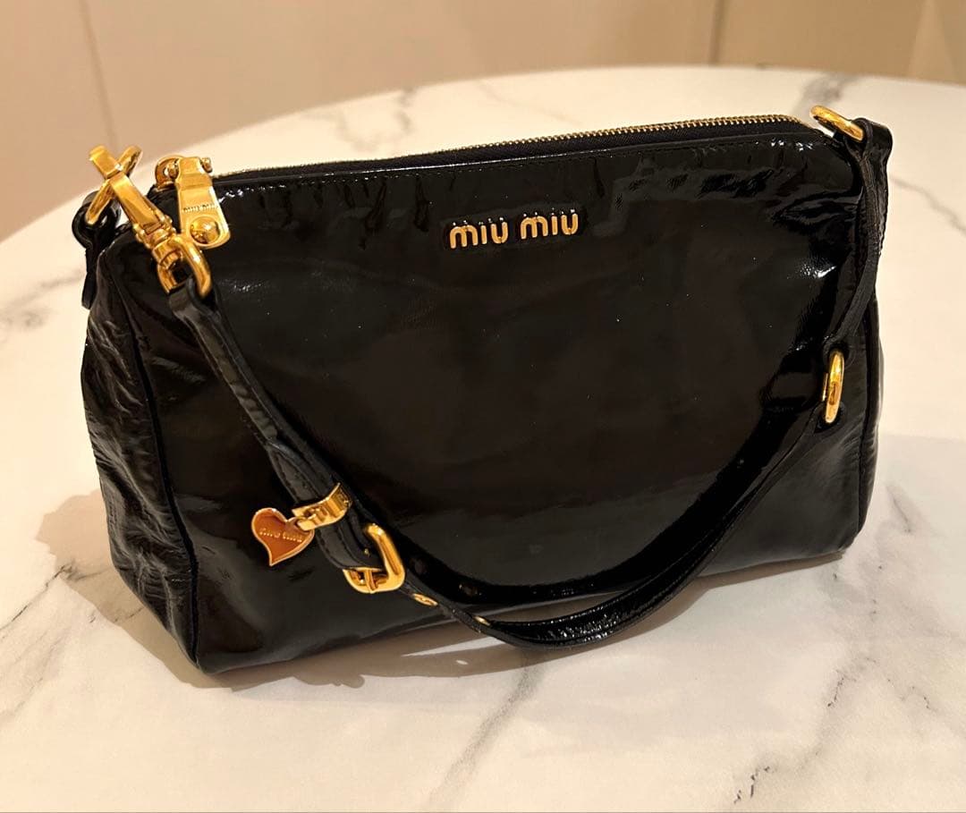 最終値下げ✨miumiu 黒 ハンドバッグ　ハートチャーム