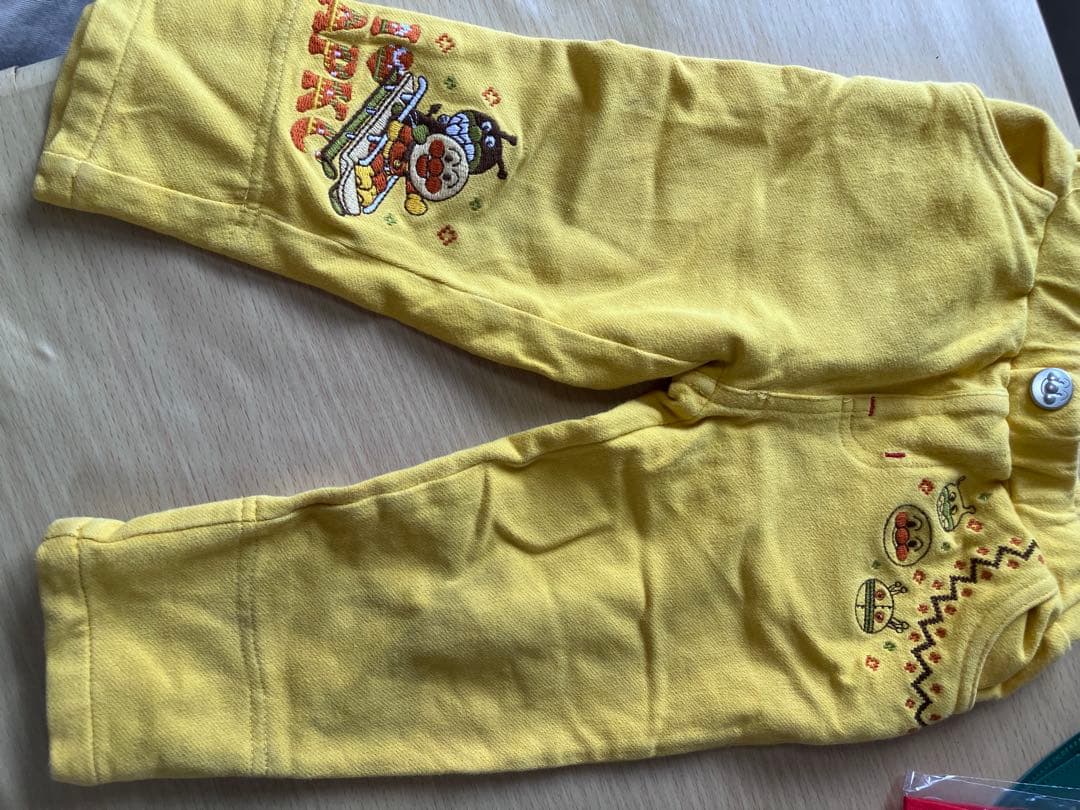 アンパンマン キッズ服　90 100 アウター　ズボン　帽子