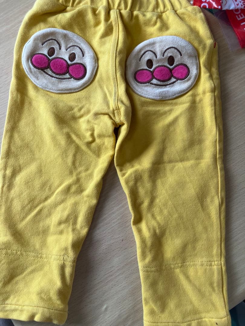 アンパンマン キッズ服　90 100 アウター　ズボン　帽子