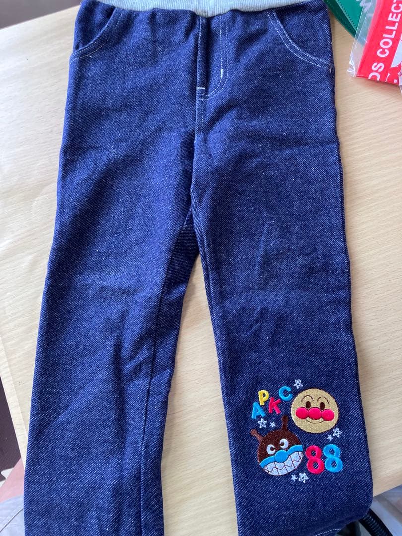 アンパンマン キッズ服　90 100 アウター　ズボン　帽子