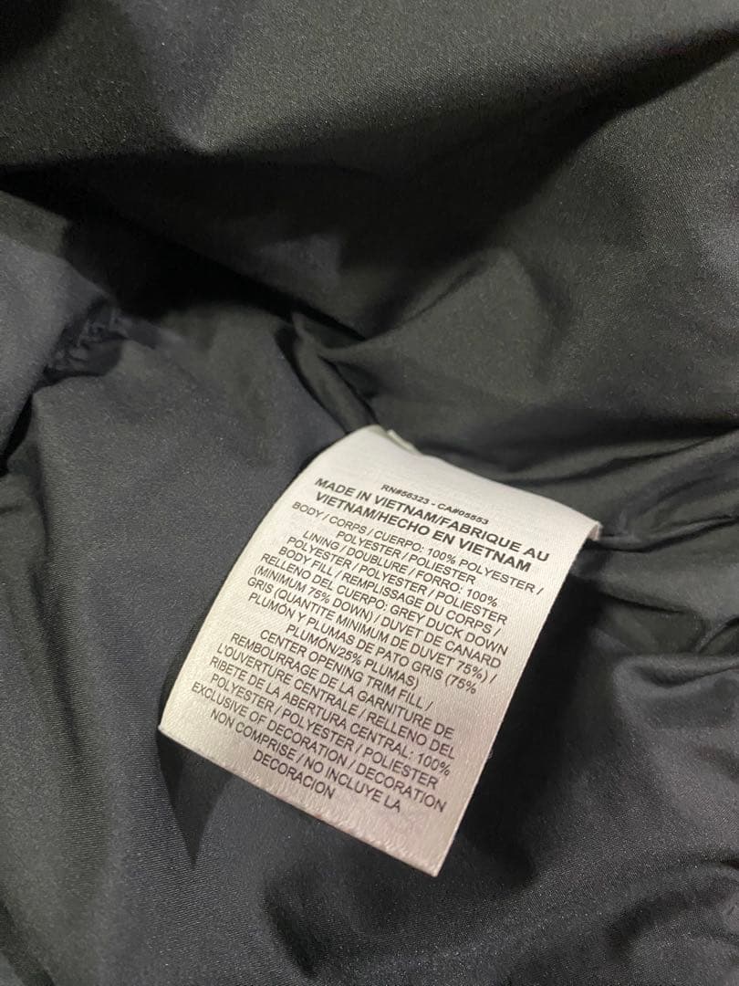 NIKE ダウンジャケット　総柄　ブラック・レッド　Mサイズ　日本XL相当