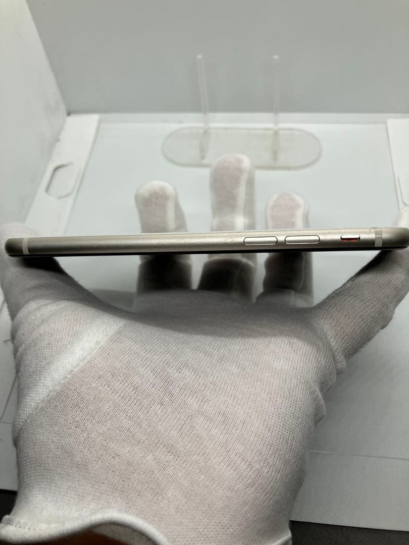 シ*️様 iPhone SE (第3世代) 64GB SIMフリー 美品バッテリ