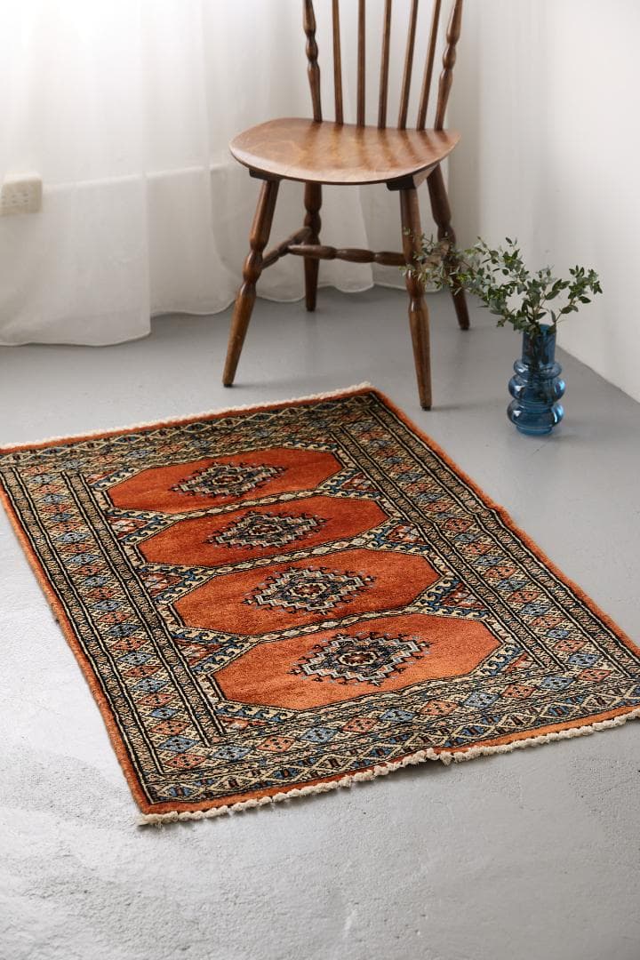 ヴィンテージラグ　トライバルラグ　パキスタン産（121×77cm）橙　茶　サンド