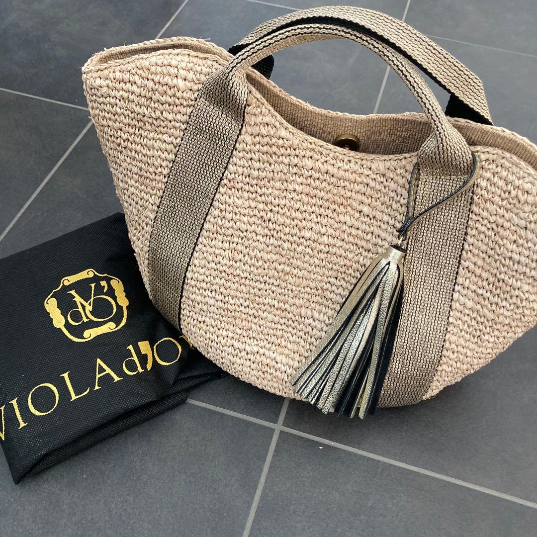 VIOLAd'ORO ヴィオラドーロ　タッセル付きカゴバッグ