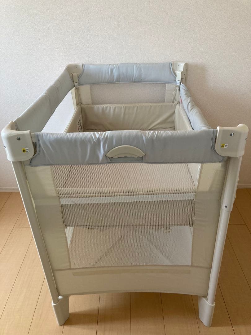 【あり⭐︎さん専用】アップリカ ココネルエアー　ホワイトグレー　ベビーベッド