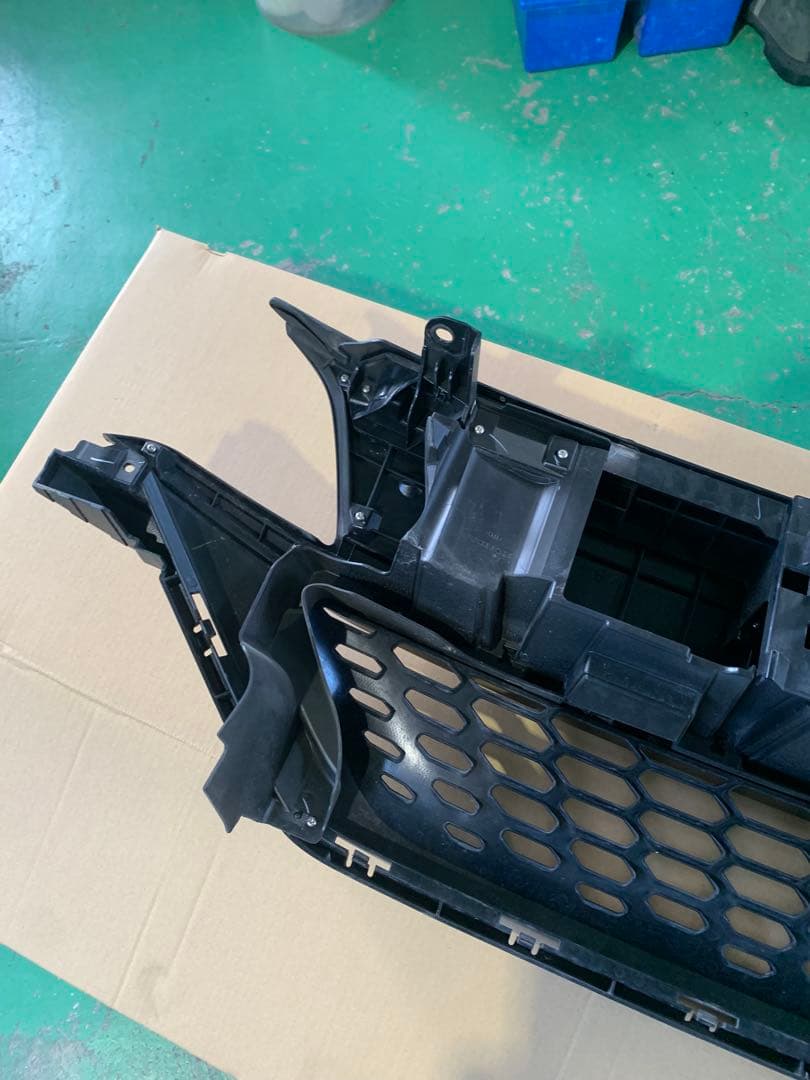 ホンダ フリード フロントグリル