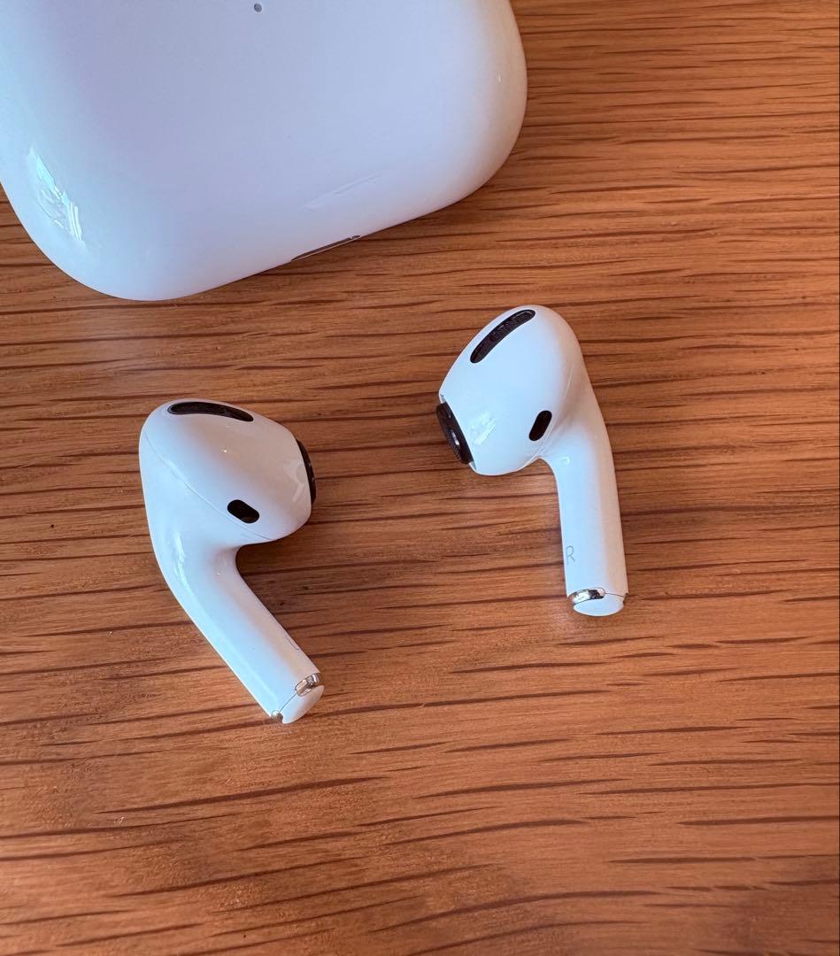 AirPods Pro 2021年モデル 本体＋充電ケース＋未使用イヤーピース