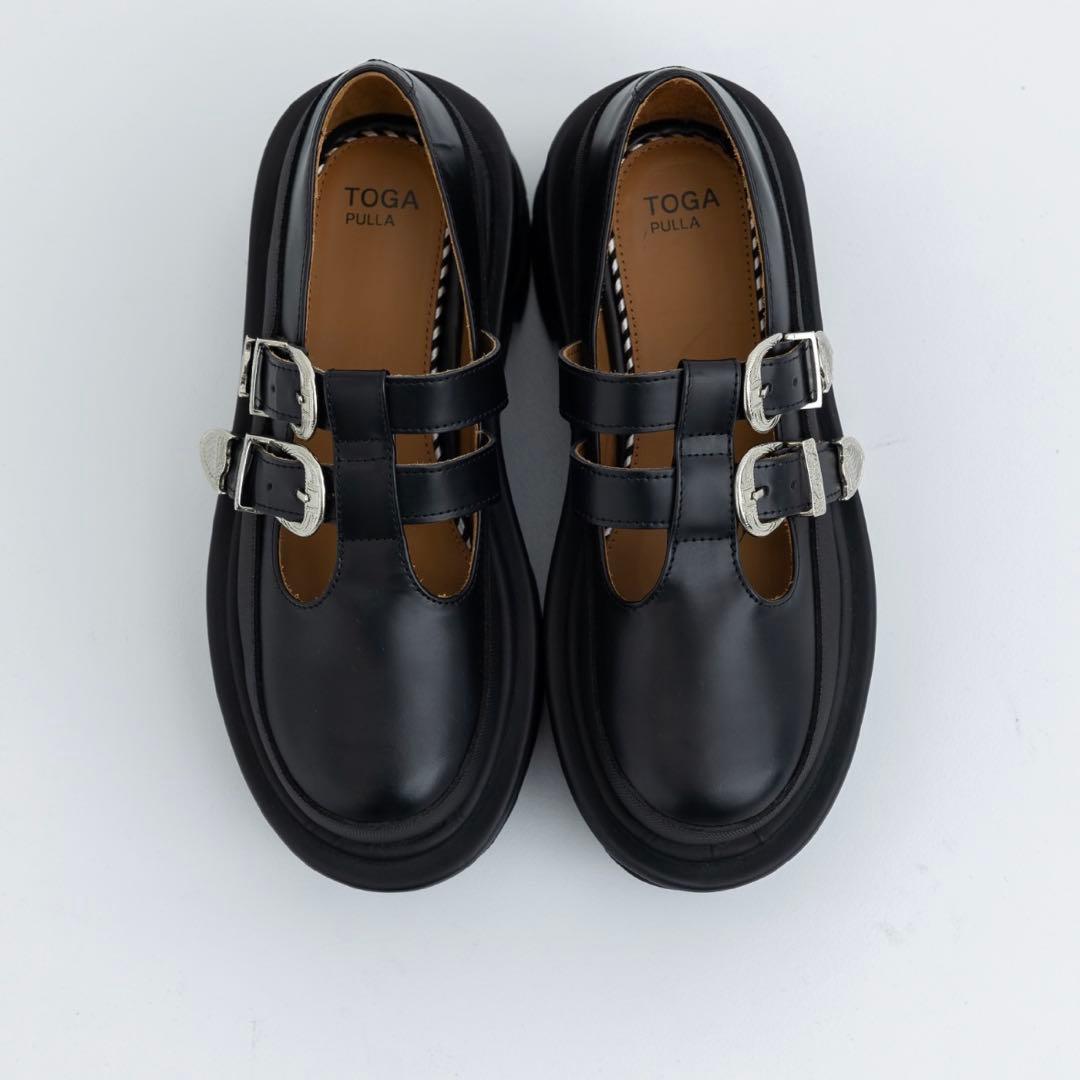 【TOGA PULLA/トーガプルラ】 AJ1316/メリージェー ン