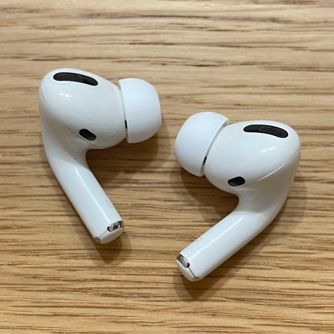 初代 AirPods Pro 本体 ホワイト 充電ケース付き