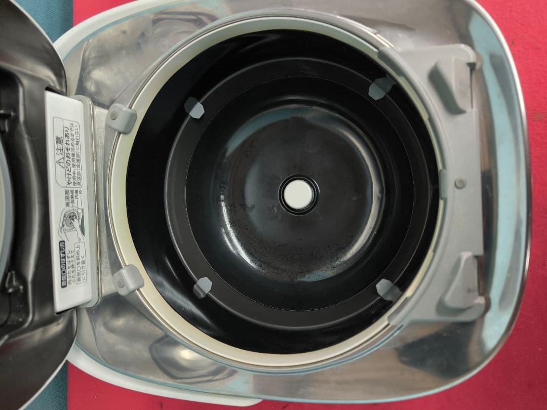 2022年製　東芝 真空圧力IH炊飯ジ-5.5合　炎匠炊き　RC-10E2VS