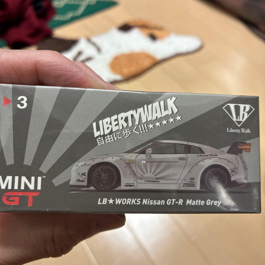 mini gt 64 Nissan GT-R 2台　1/64