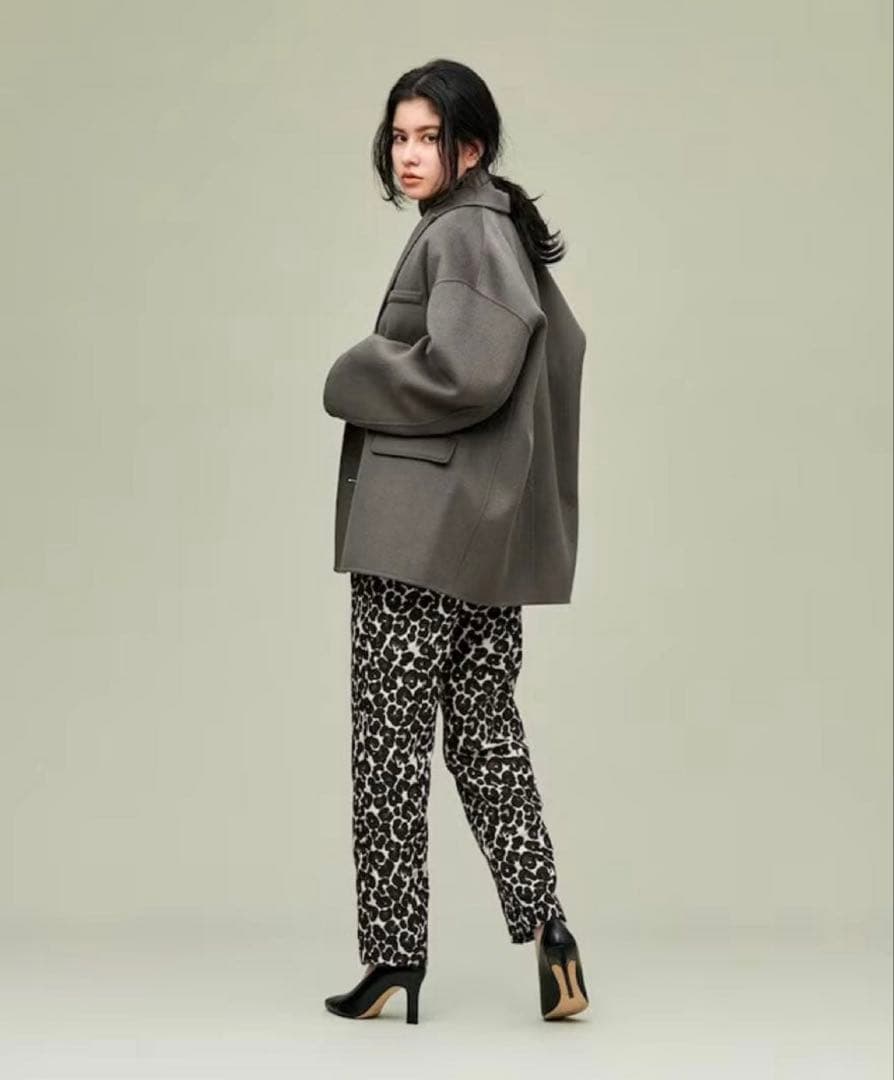 【uncrave】金子綾コラボ　リバー ジャケットコートカーキグレー