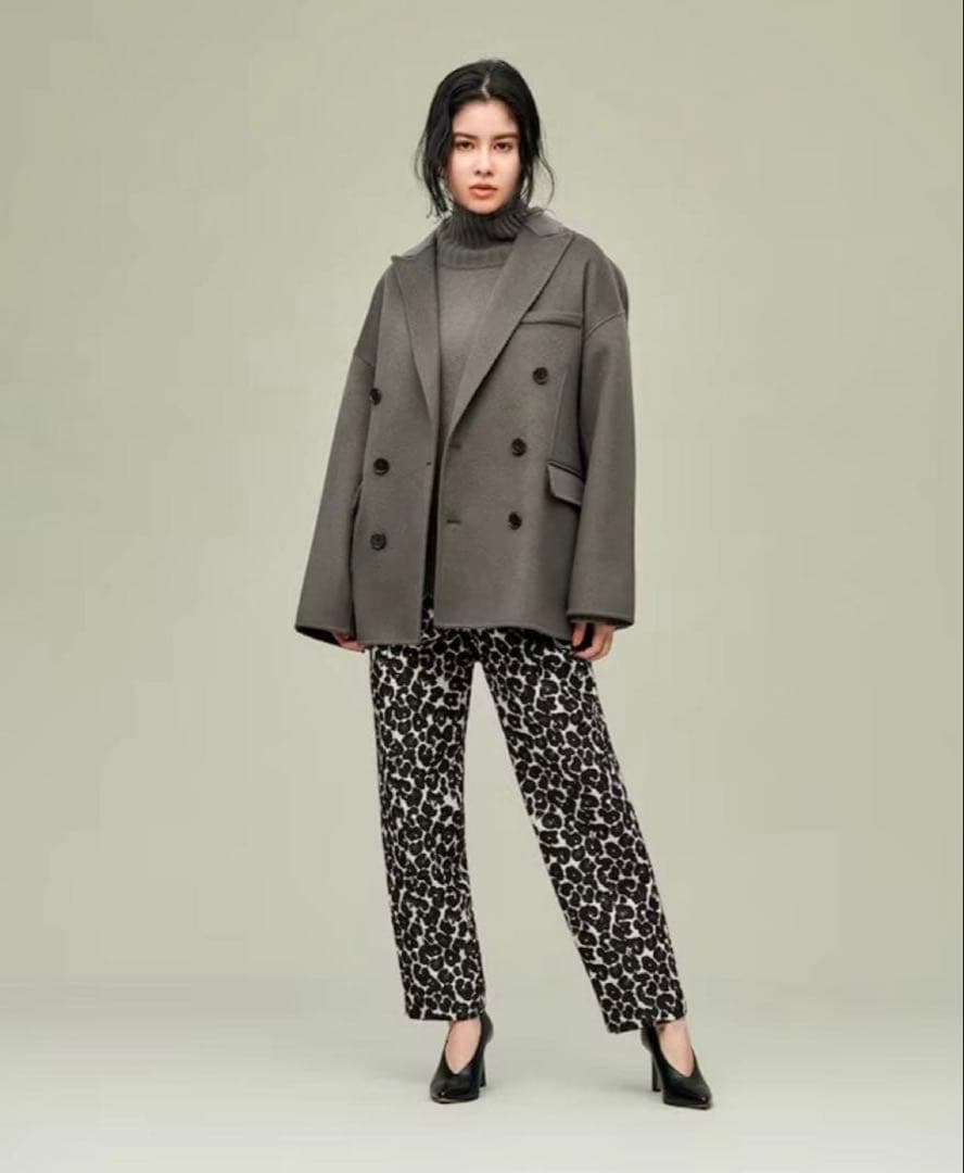 【uncrave】金子綾コラボ　リバー ジャケットコートカーキグレー