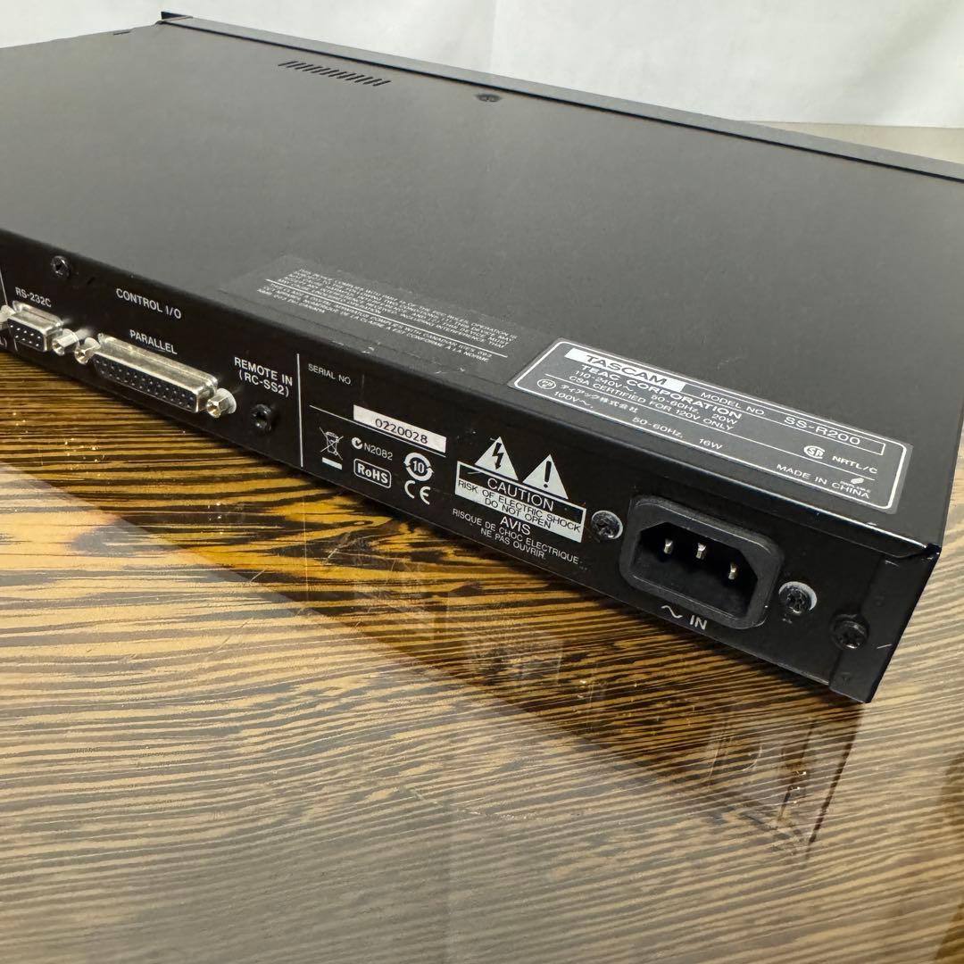 TASCAM ステレオオーディオレコーダー SS-R200 ②