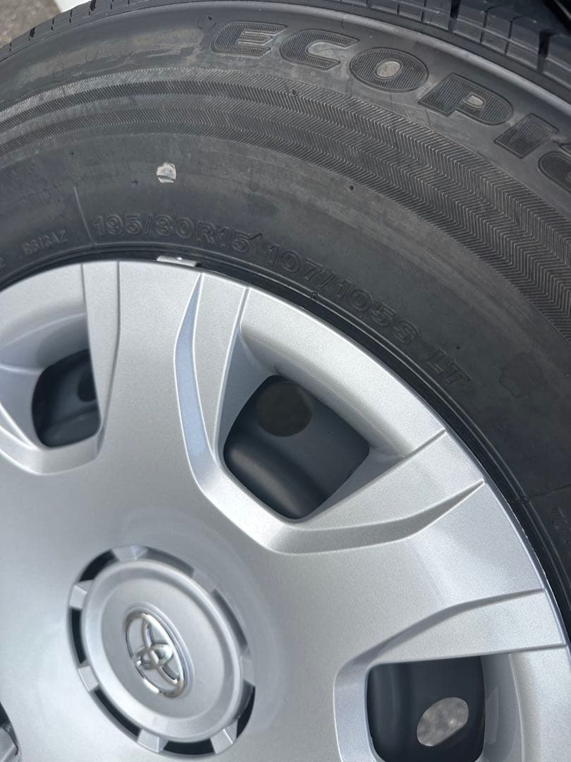 さ*な様 新車外し　ハイエース 2025年制　ブリヂストン　195/80R15
