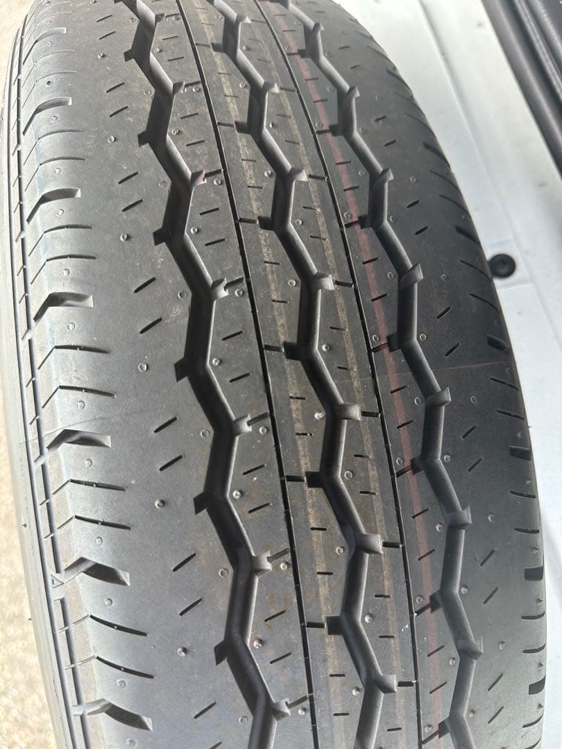 さ*な様 新車外し　ハイエース 2025年制　ブリヂストン　195/80R15
